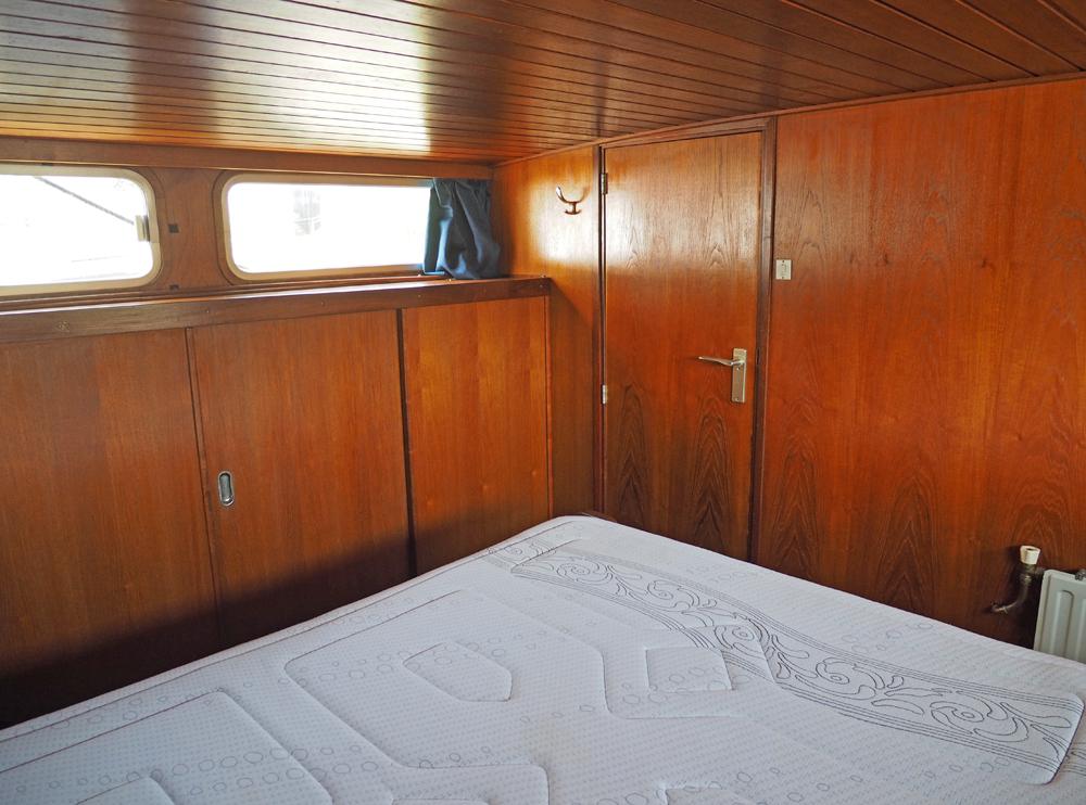 Aft cabin, Accommodation